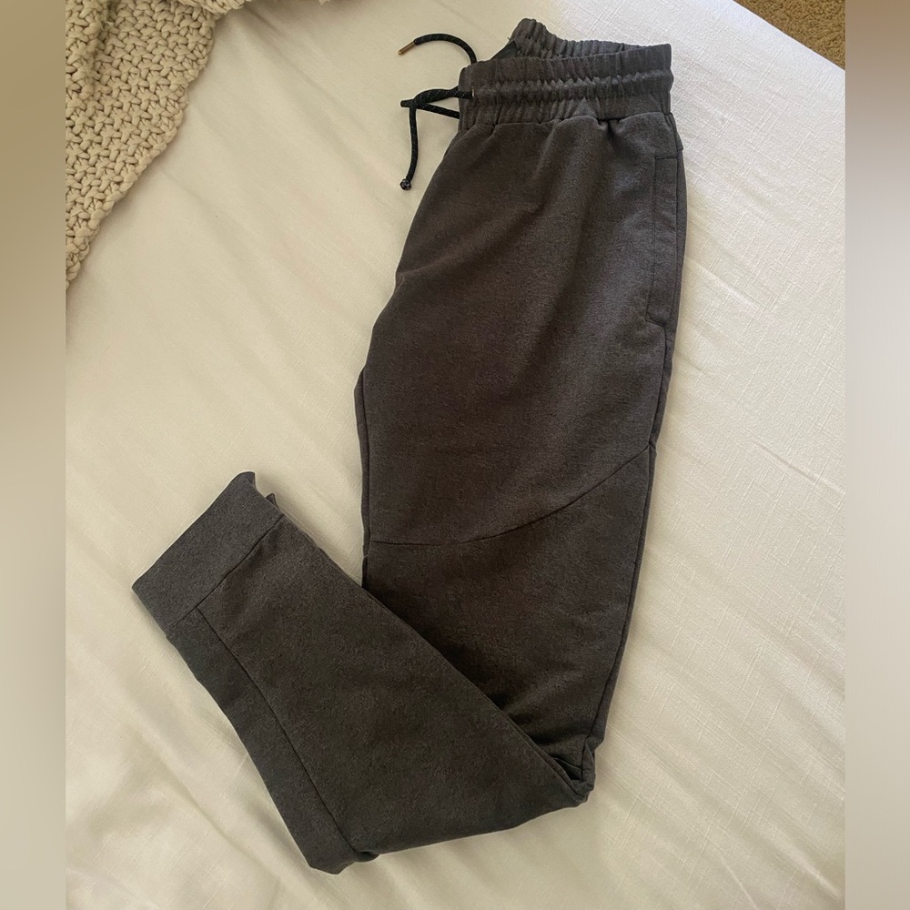 Alphalete Joggers